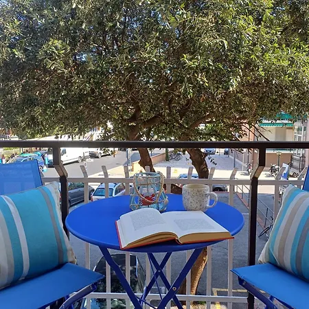Conchiglia Blu Di Pietra, Comfort E Relax Pietra Ligure